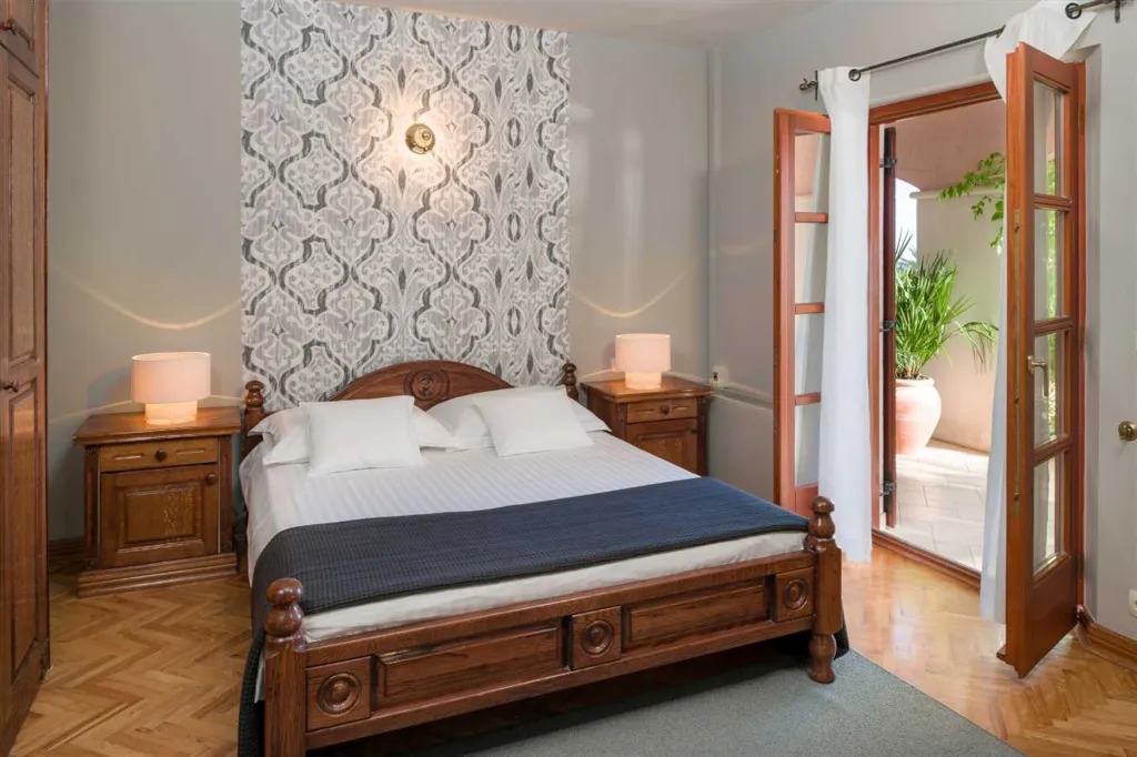 Villa with Heated Pool in Hvar for Up to 17 Guests