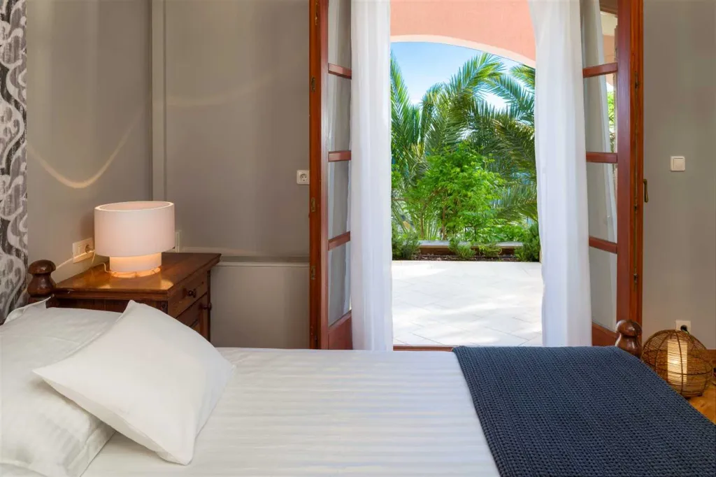 Villa with Heated Pool in Hvar for Up to 17 Guests