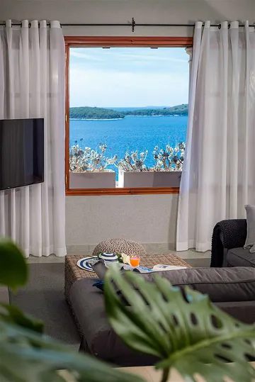 Villa with Heated Pool in Hvar for Up to 17 Guests