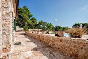 Air-Conditioned Villa with 26 m² Pool in Stari Grad