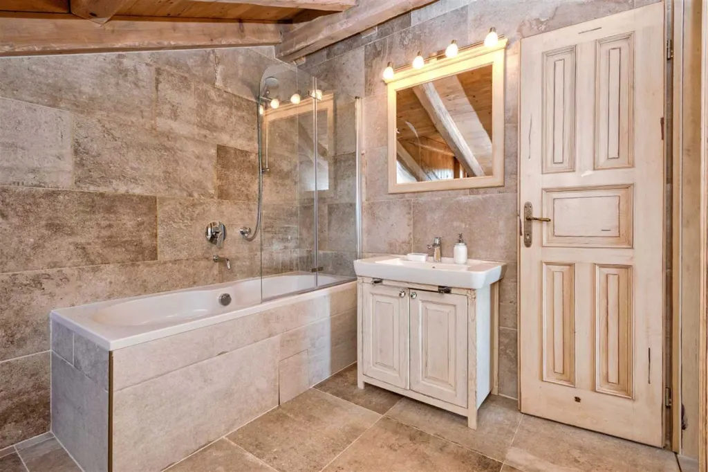 Air-Conditioned Villa with 26 m² Pool in Stari Grad