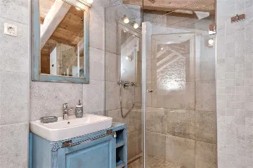 Air-Conditioned Villa with 26 m² Pool in Stari Grad