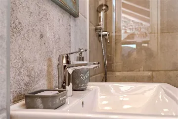 Air-Conditioned Villa with 26 m² Pool in Stari Grad