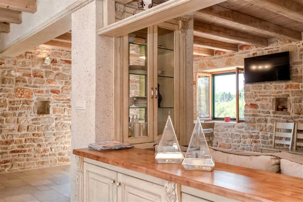 Air-Conditioned Villa with 26 m² Pool in Stari Grad