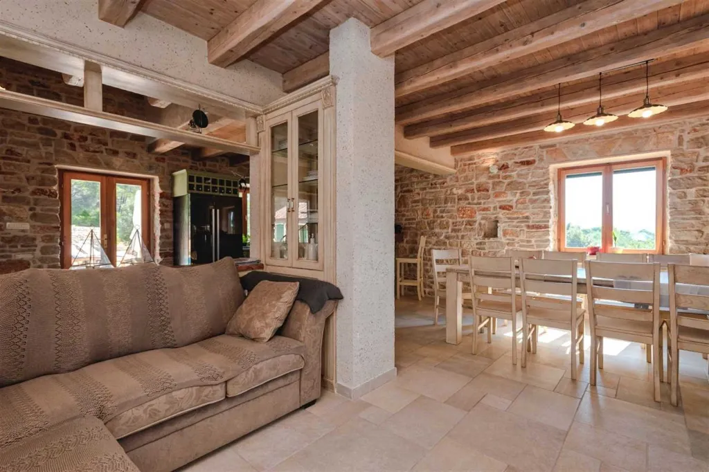 Air-Conditioned Villa with 26 m² Pool in Stari Grad