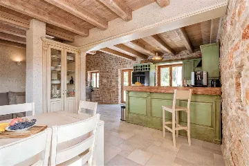 Air-Conditioned Villa with 26 m² Pool in Stari Grad