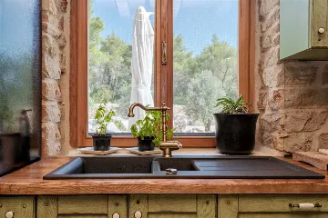 Air-Conditioned Villa with 26 m² Pool in Stari Grad