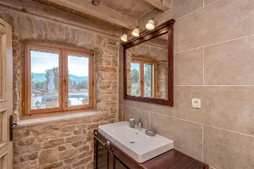 Air-Conditioned Villa with 26 m² Pool in Stari Grad