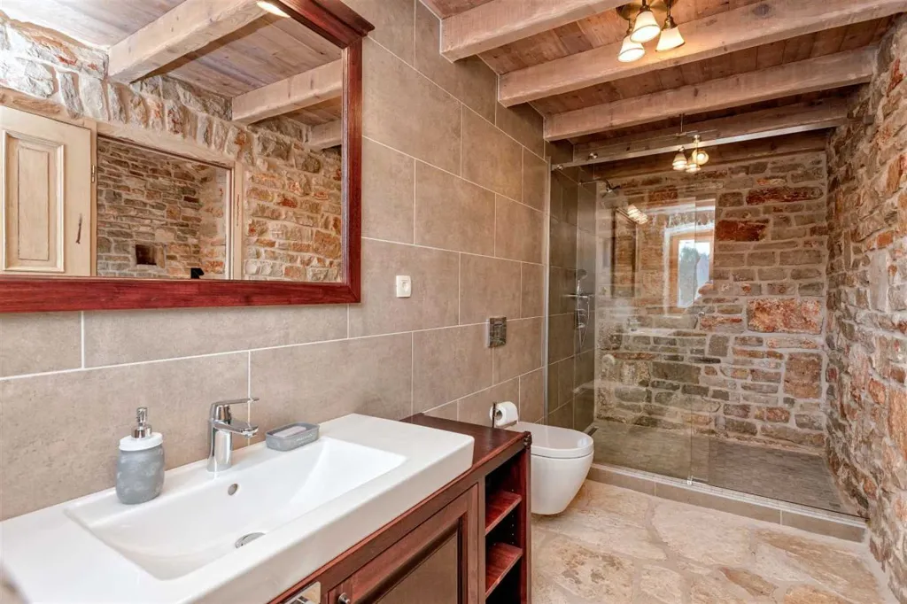 Air-Conditioned Villa with 26 m² Pool in Stari Grad