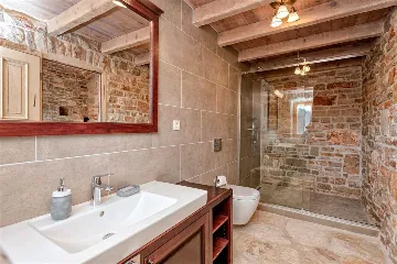 Air-Conditioned Villa with 26 m² Pool in Stari Grad