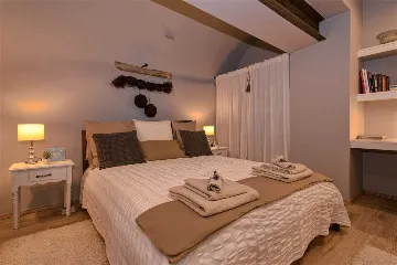 Historic 1-Bedroom Apartment in Hvar for 2