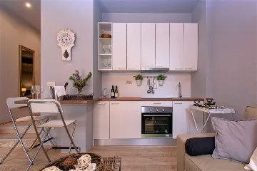 Historic 1-Bedroom Apartment in Hvar for 2