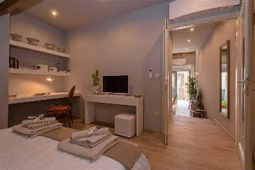 Historic 1-Bedroom Apartment in Hvar for 2