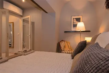 Historic 1-Bedroom Apartment in Hvar for 2