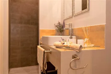 Historic 1-Bedroom Apartment in Hvar for 2