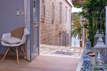 Historic 1-Bedroom Apartment in Hvar for 2