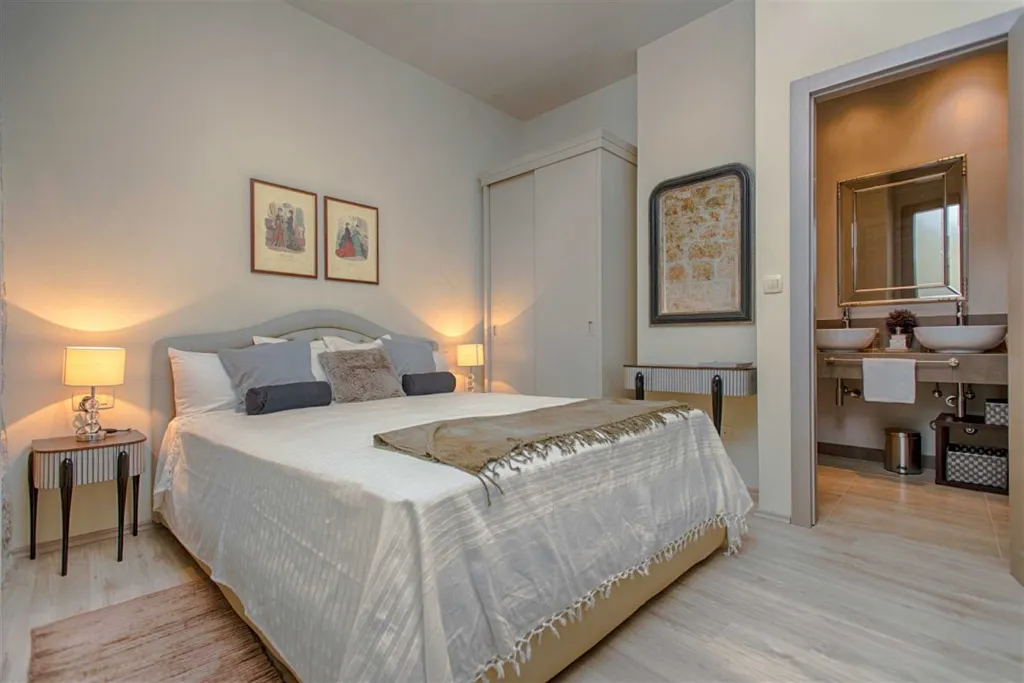 2-Bedroom Apartment in Hvar, 50 m to the Sea