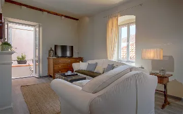 2-Bedroom Apartment in Hvar, 50 m to the Sea