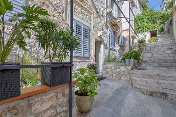 2-Bedroom Apartment in Hvar, 50 m to the Sea