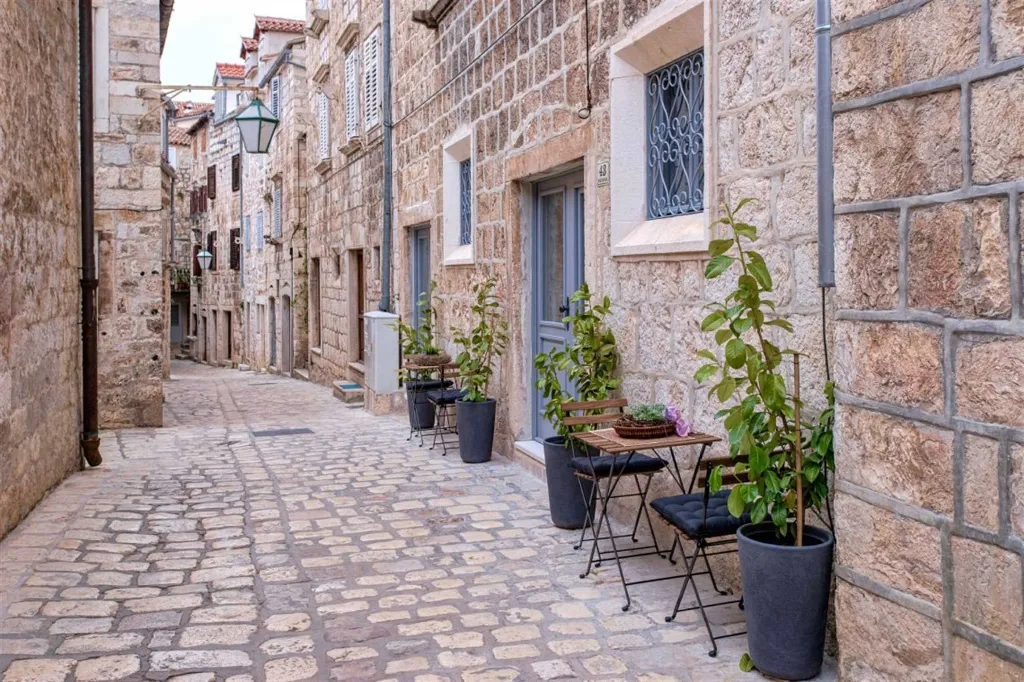 1-Bedroom Air-Conditioned Apartment in Hvar for 2