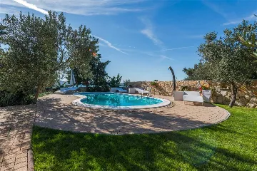 Villa with Pool in Šibenik for Up to 20 Guests