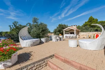 Villa with Pool in Šibenik for Up to 20 Guests
