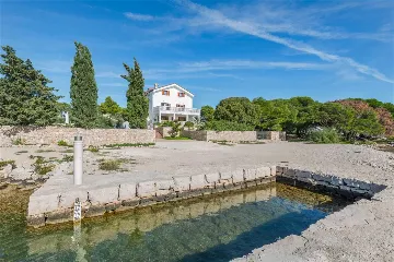 Villa with Pool in Šibenik for Up to 20 Guests