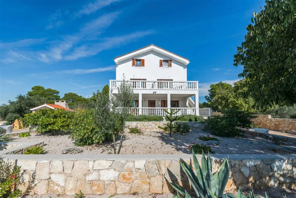Villa with Pool in Šibenik for Up to 20 Guests