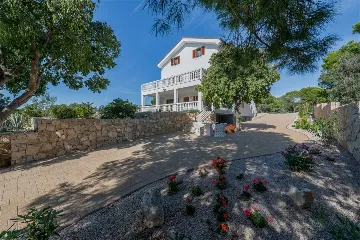 Villa with Pool in Šibenik for Up to 20 Guests