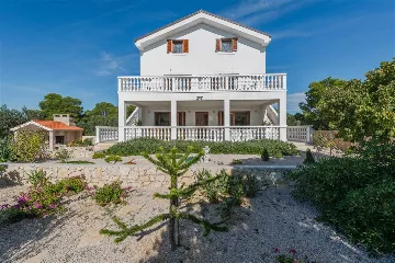 Villa with Pool in Šibenik for Up to 20 Guests
