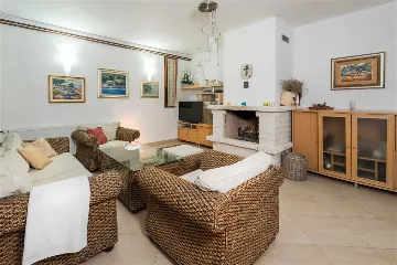 Villa with Pool in Šibenik for Up to 20 Guests