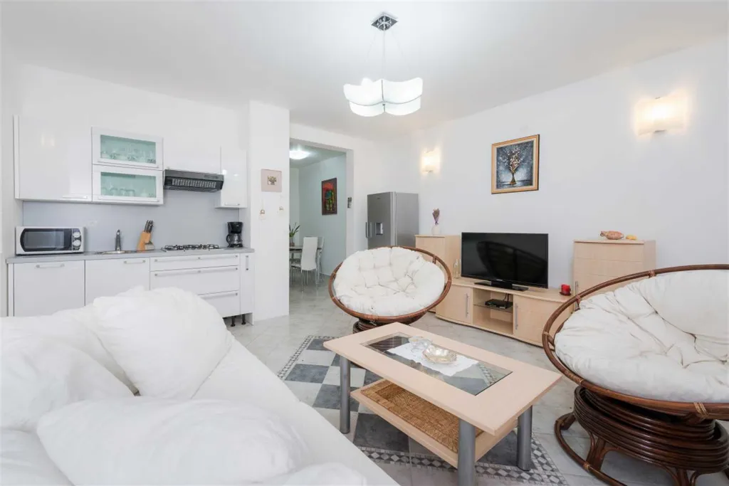 Villa with Pool in Šibenik for Up to 20 Guests