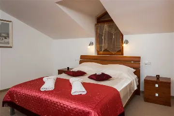 Villa with Pool in Šibenik for Up to 20 Guests