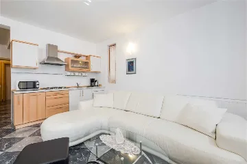 Villa with Pool in Šibenik for Up to 20 Guests