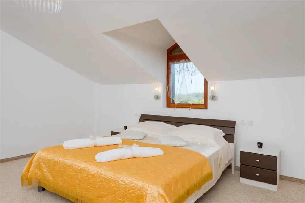Villa with Pool in Šibenik for Up to 20 Guests