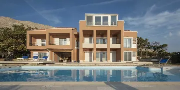5-Bedroom Villa in Pag with Pool and Jacuzzi
