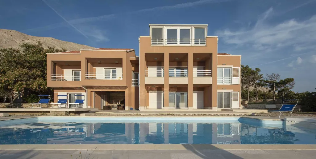 5-Bedroom Villa in Pag with Pool and Jacuzzi