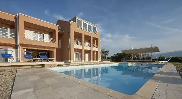 5-Bedroom Villa in Pag with Pool and Jacuzzi