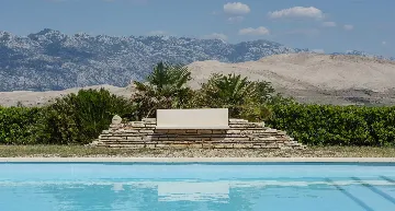 5-Bedroom Villa in Pag with Pool and Jacuzzi