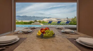 5-Bedroom Villa in Pag with Pool and Jacuzzi