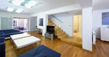 5-Bedroom Villa in Pag with Pool and Jacuzzi