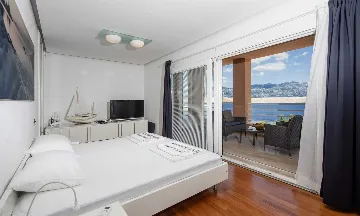 5-Bedroom Villa in Pag with Pool and Jacuzzi