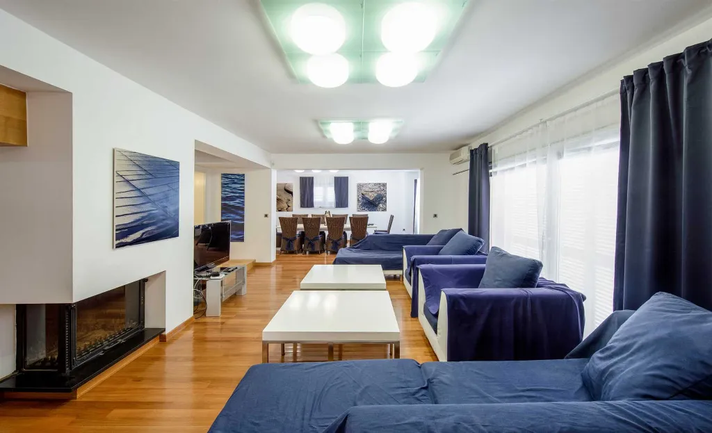5-Bedroom Villa in Pag with Pool and Jacuzzi