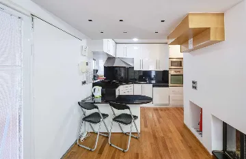 5-Bedroom Villa in Pag with Pool and Jacuzzi