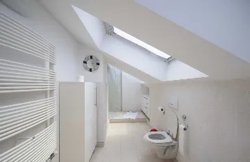 5-Bedroom Villa in Pag with Pool and Jacuzzi