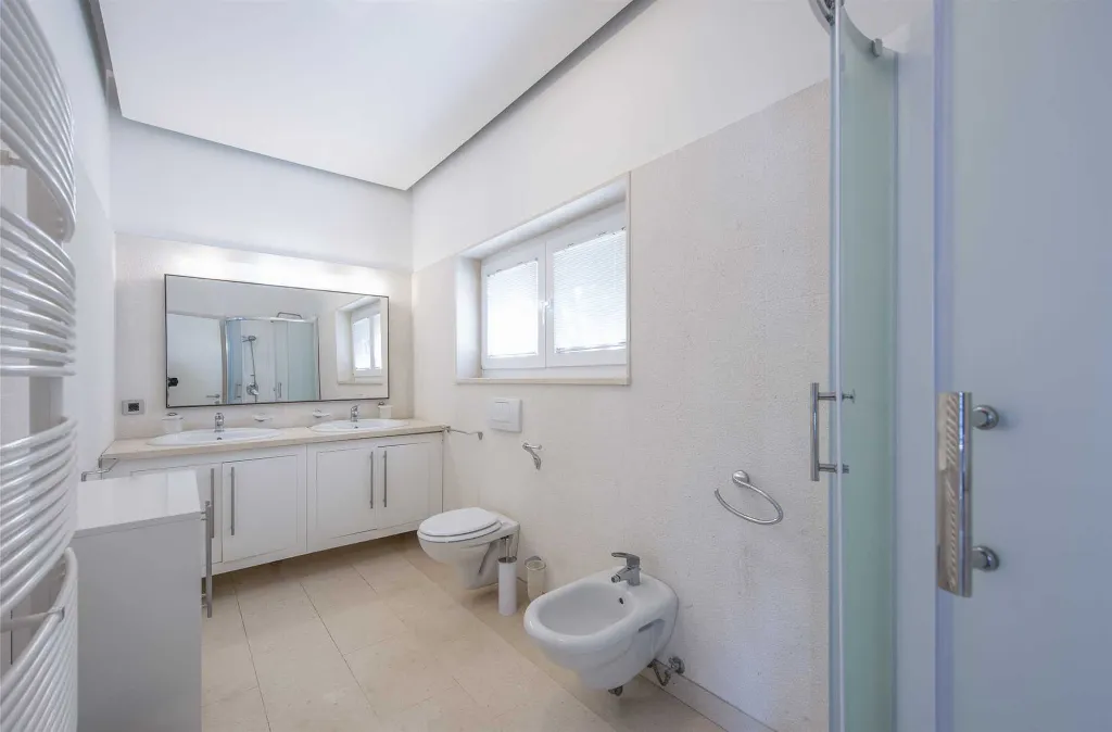 5-Bedroom Villa in Pag with Pool and Jacuzzi