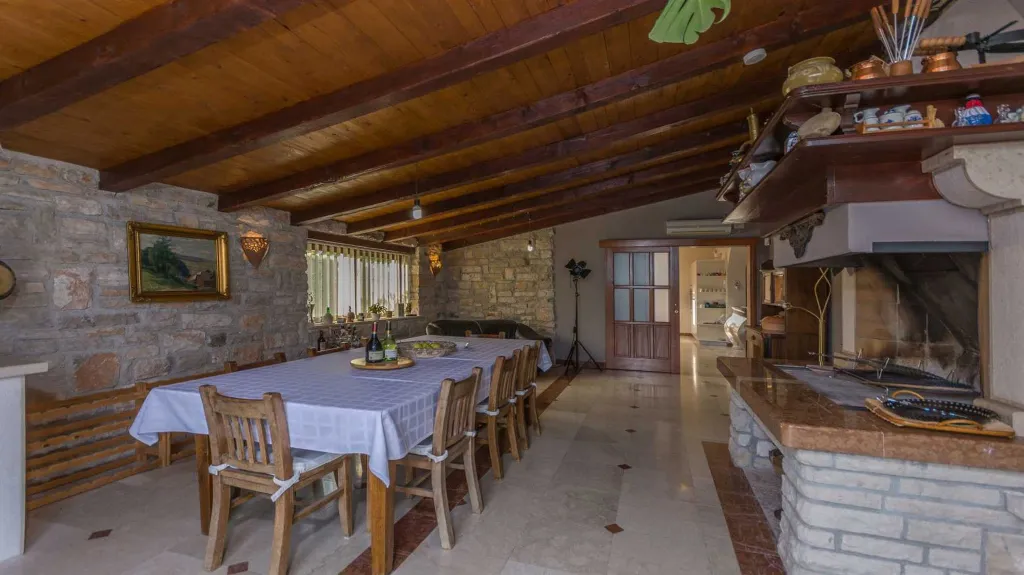 Rakalj 4-Bedroom Villa with Heated Pool (Up to 8)