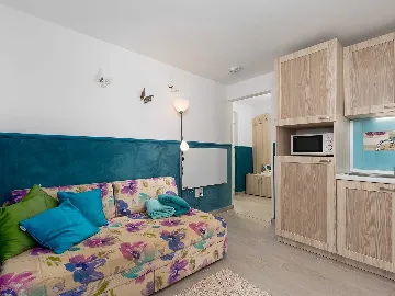 Garden Whirlpool Apartment for up to 4 in Nova Vas