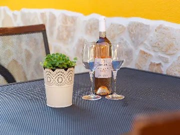 Garden Whirlpool Apartment for up to 4 in Nova Vas