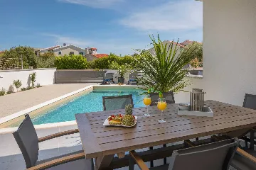 4-Bedroom Villa in Jadrija, Šibenik for 7 Guests